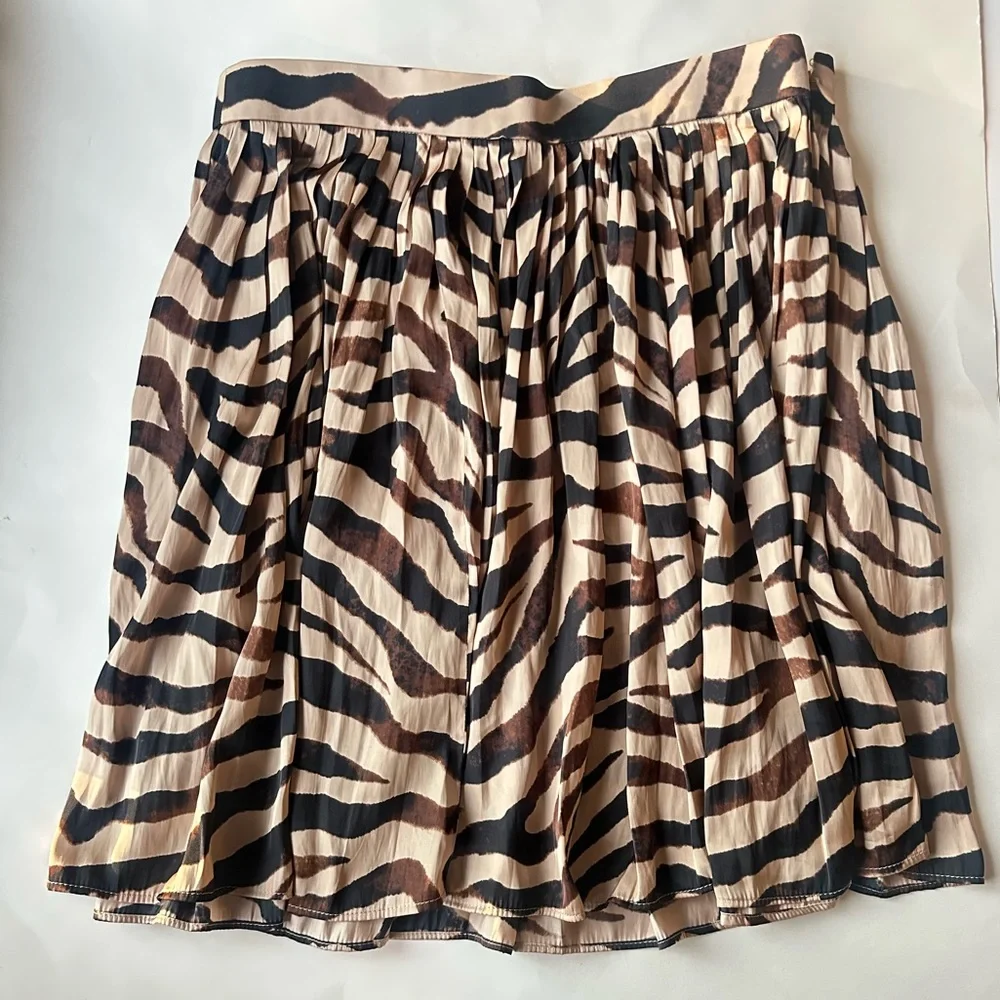 J. Crew rFeatherweight Satin Mini Skirt in Zebra Stripe Size 2 NWT